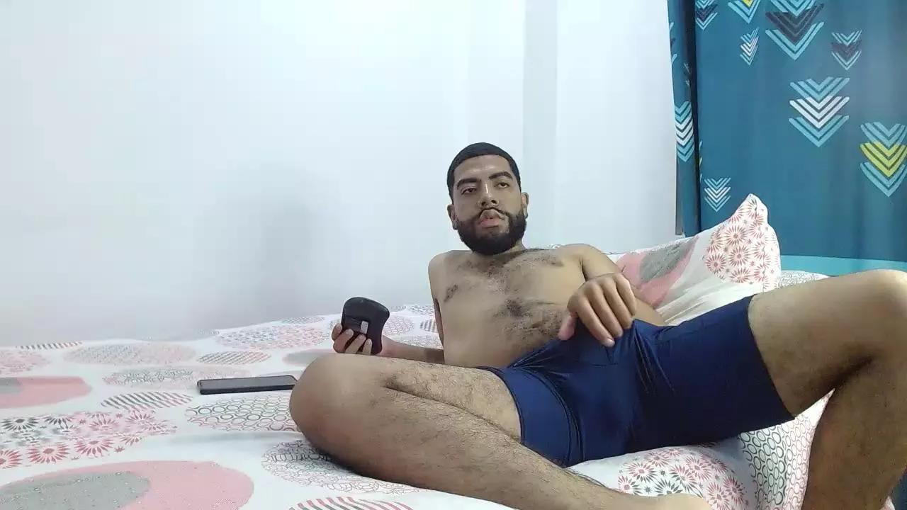 Aroon_Stonne on Cam4 