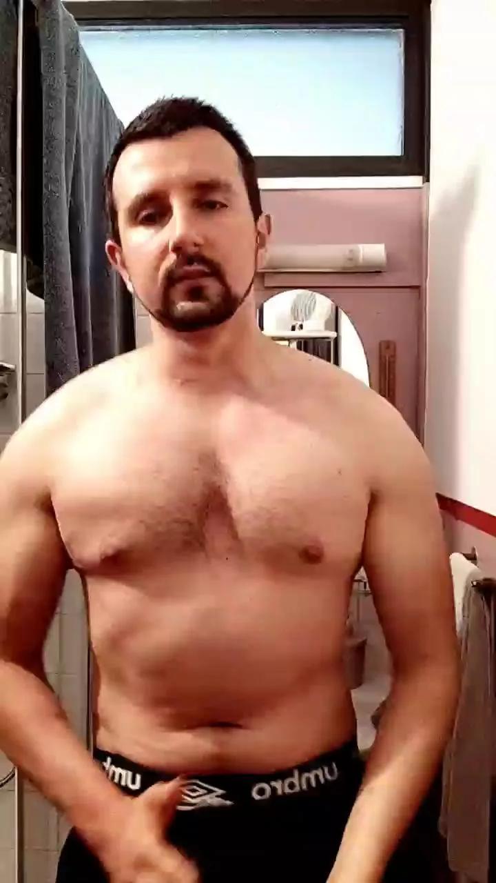 Artorias94x on Cam4 
