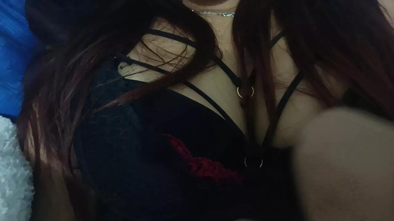 Aura_prin777 on Cam4 