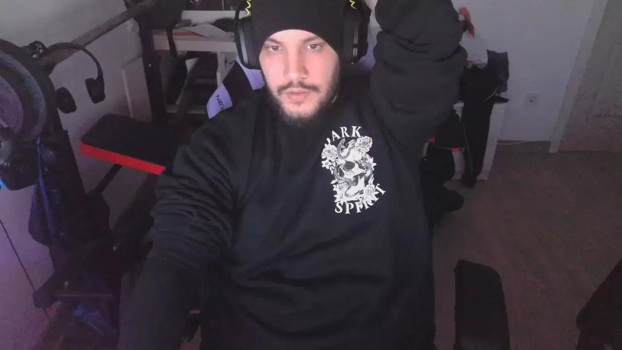 Axelbladeee on Cam4 