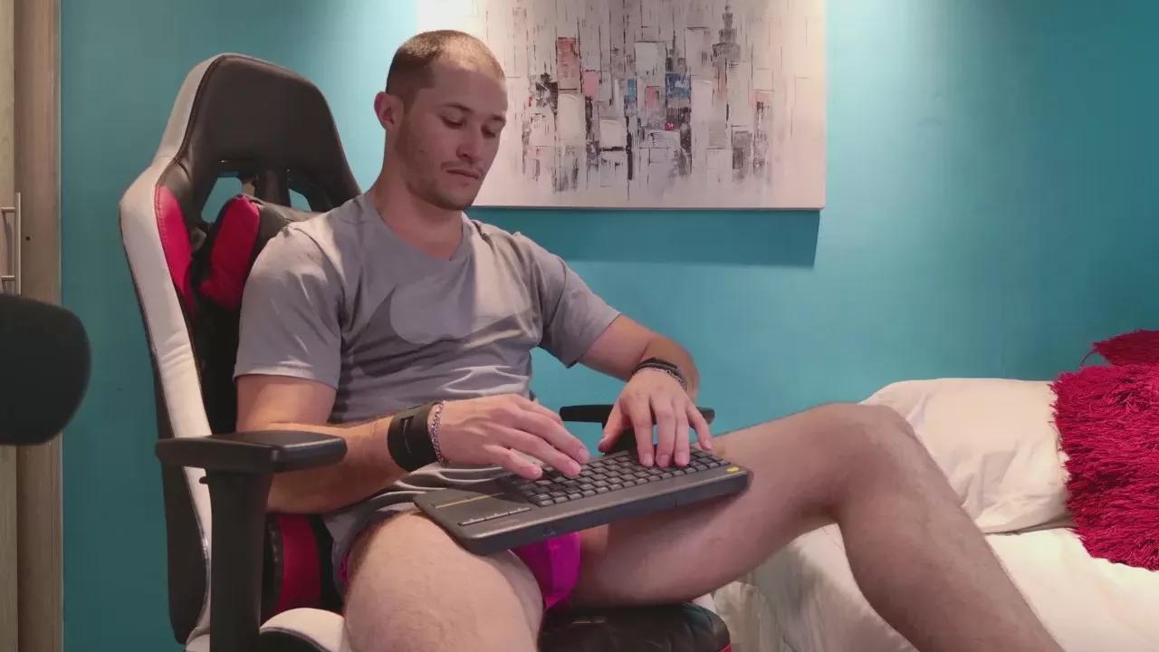 Axelfairchaild on Cam4 