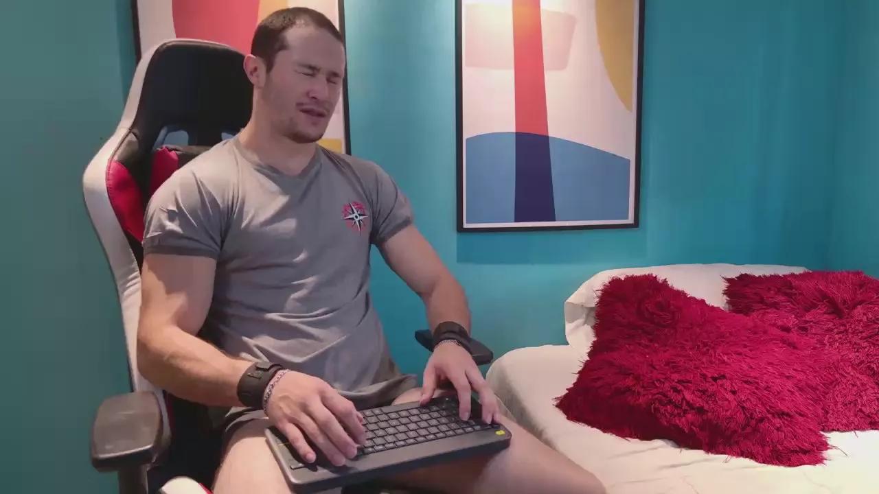 Axelfairchaild on Cam4 