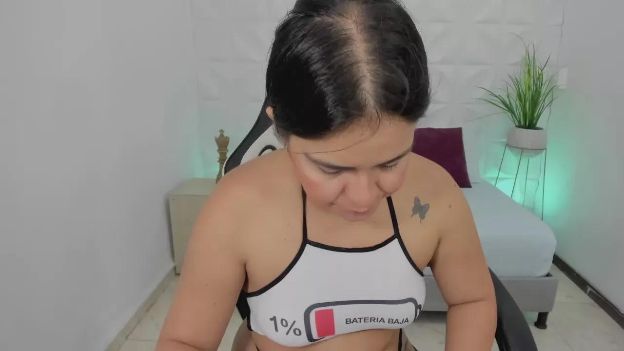 ayla33_ on Cam4 