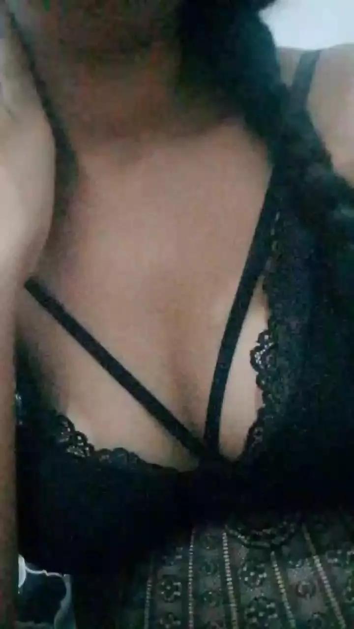 Ayshamel on Cam4
