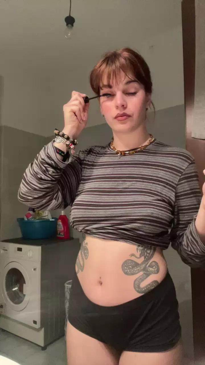 BabyGi23 on Cam4 