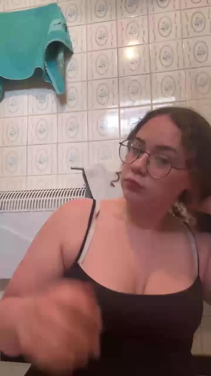 Babyydollcamm on Cam4 