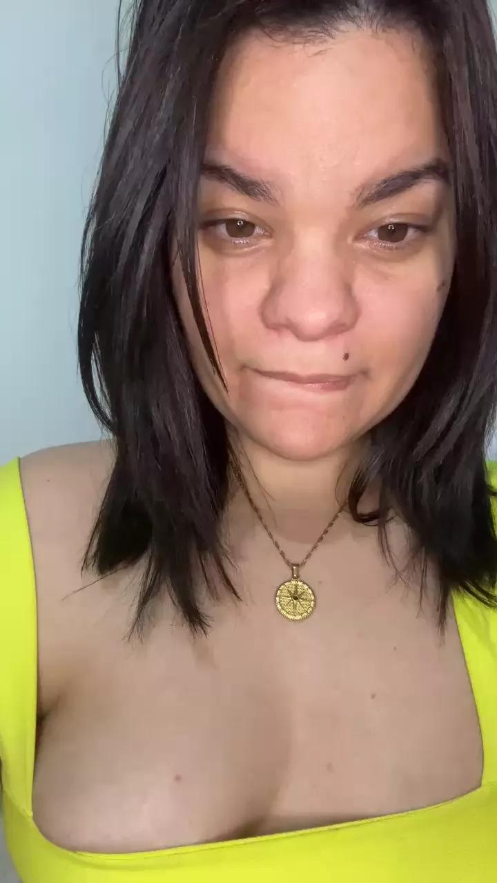 Baixinhafuck on Cam4