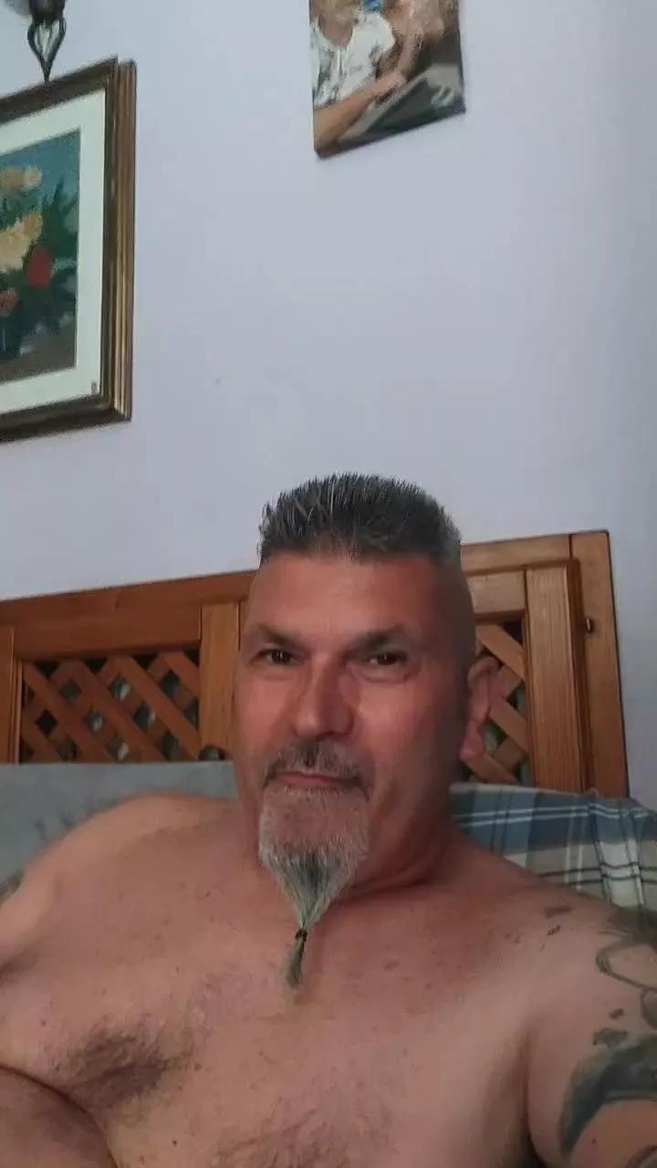 Offline Batacchio70hot on Cam4