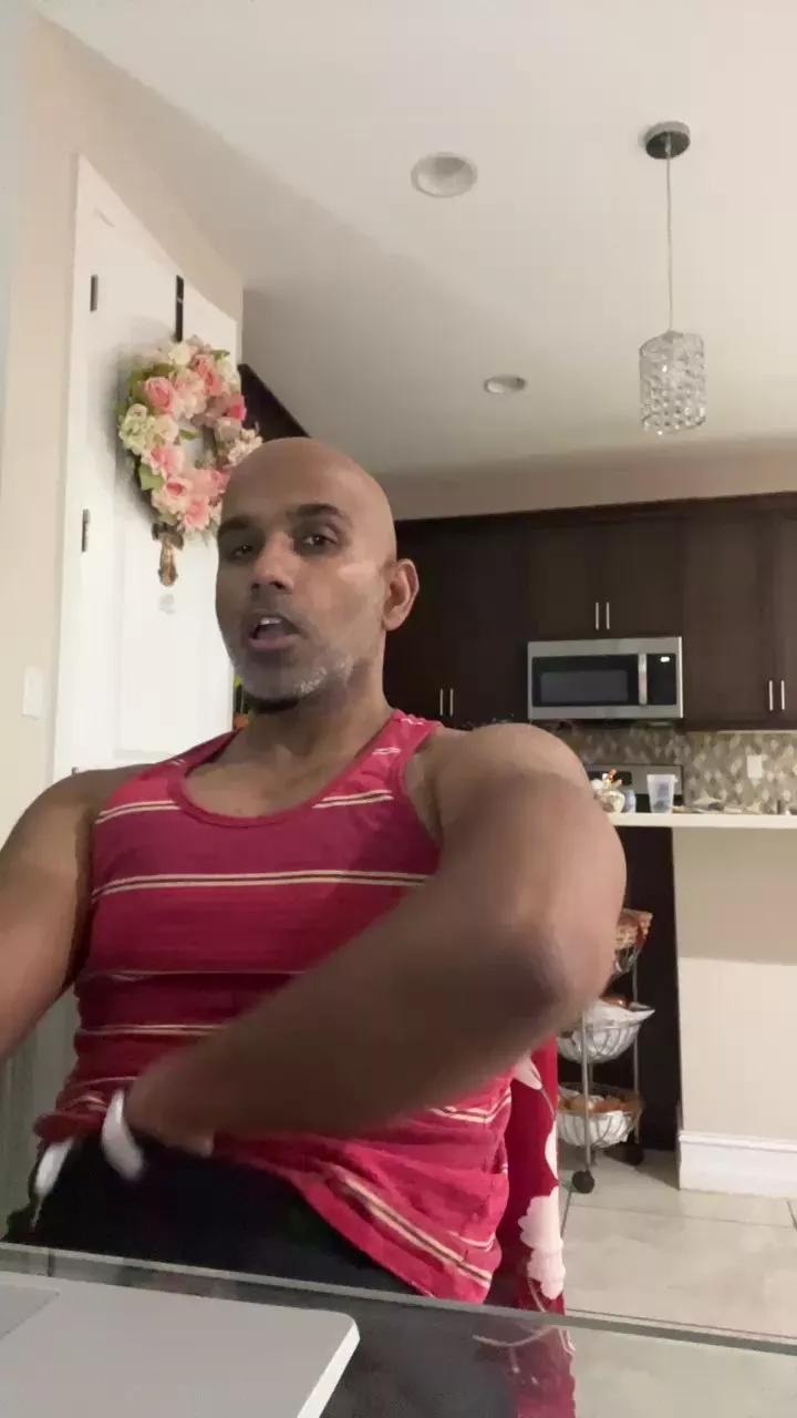 Beachmusclefit on Cam4 