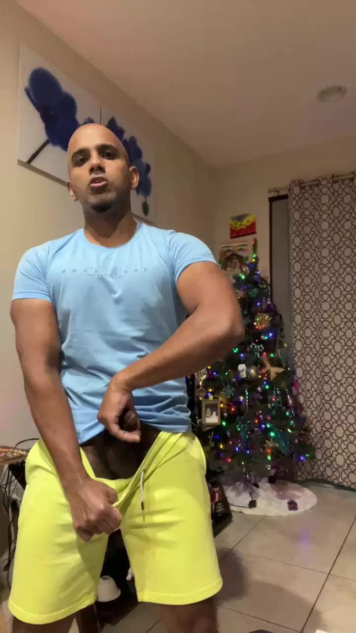 Beachmusclefit on Cam4 