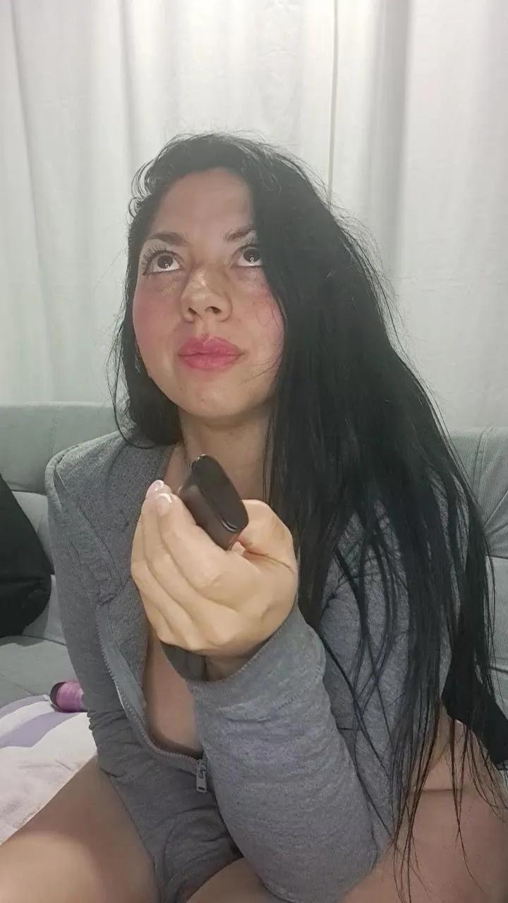 Sexy Bella_milf1 wants you to fuck her body now bella_milf1 from Cam4