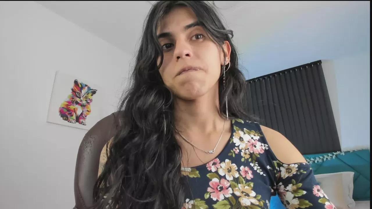 Bella_Poisonous on Cam4 
