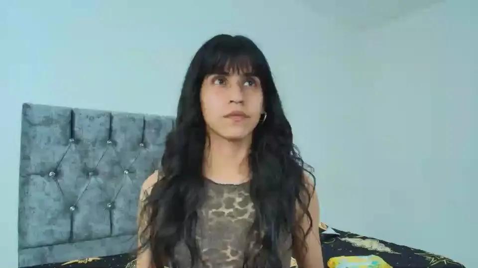 Bella_Poisonous on Cam4