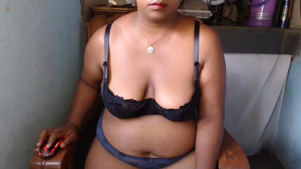 bellelinda on Cam4 