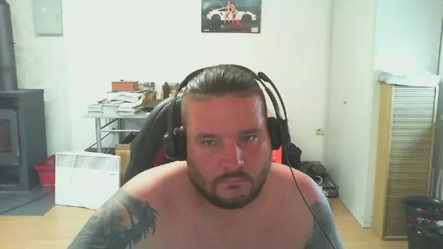 Offline BenutzeMich666 on Cam4