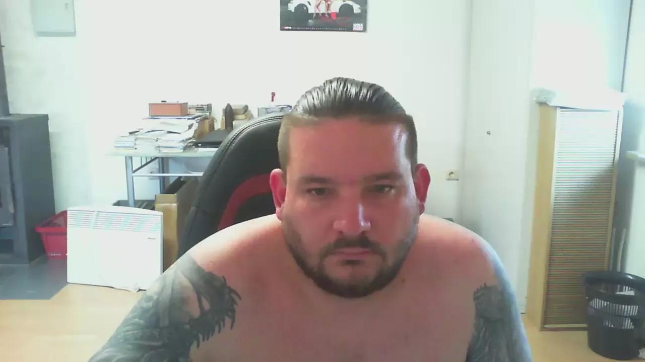 Offline BenutzeMich666 on Cam4