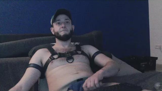 berlin_leather on Cam4 