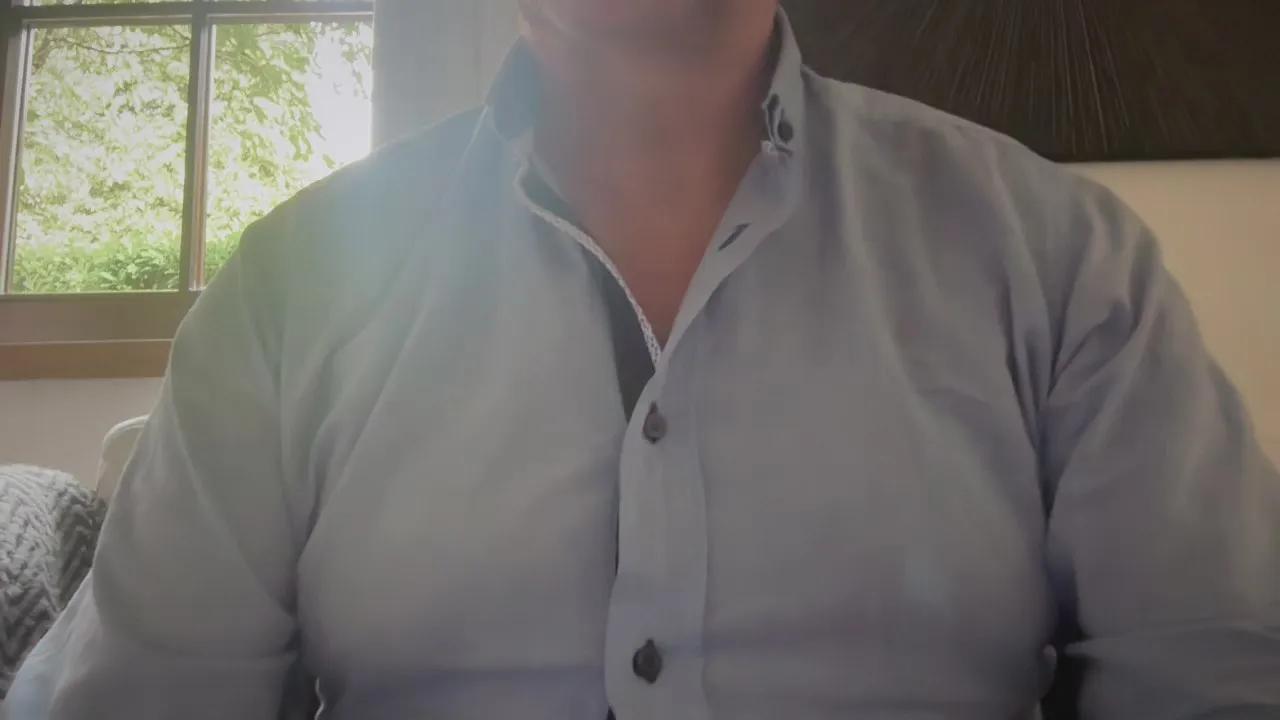 Offline Bernie2620 on Cam4