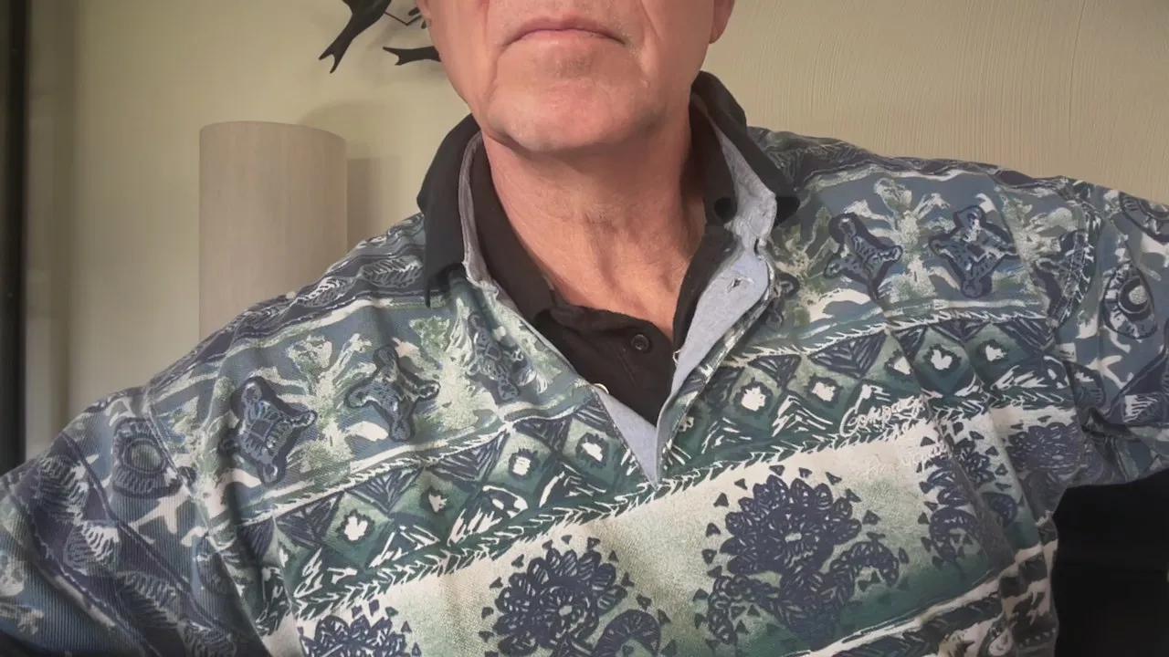 Offline Bernie2620 on Cam4