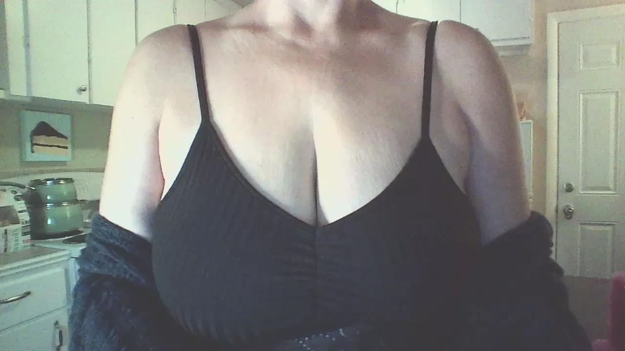 big_tits_mcgee on Cam4 