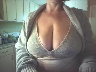 big_tits_mcgee on Cam4 