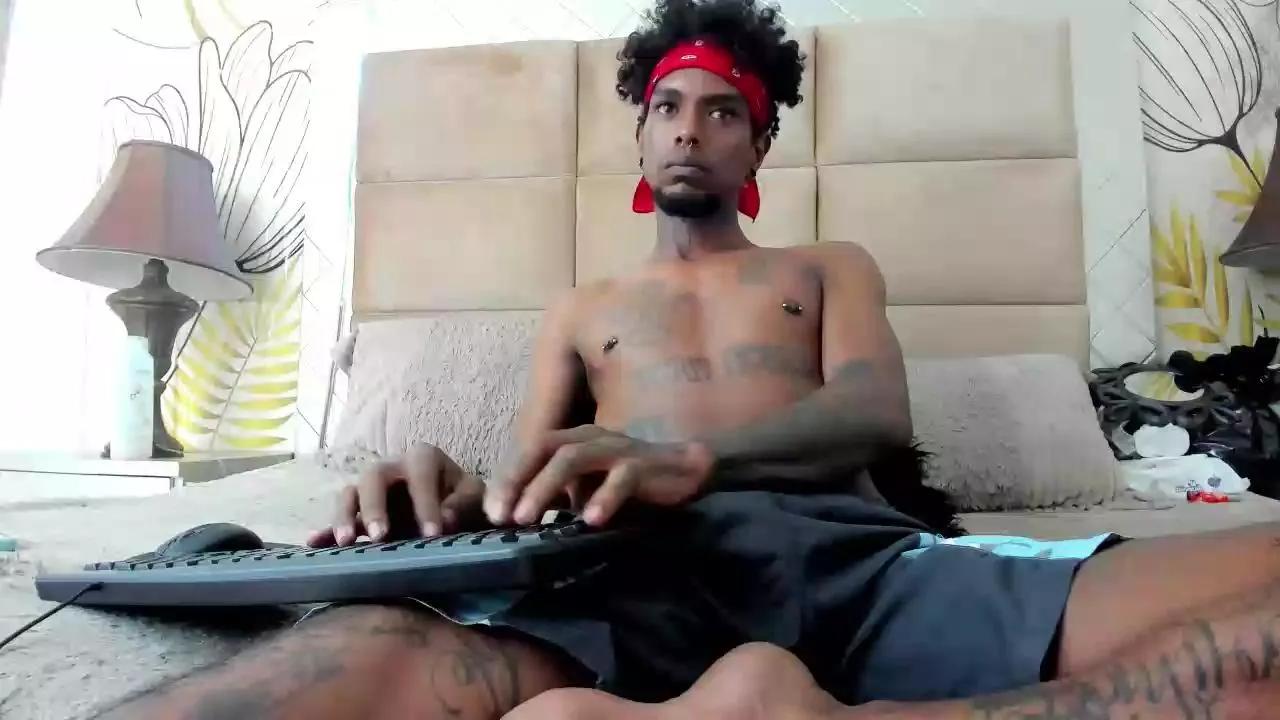 bigblackhottx1 on Cam4 