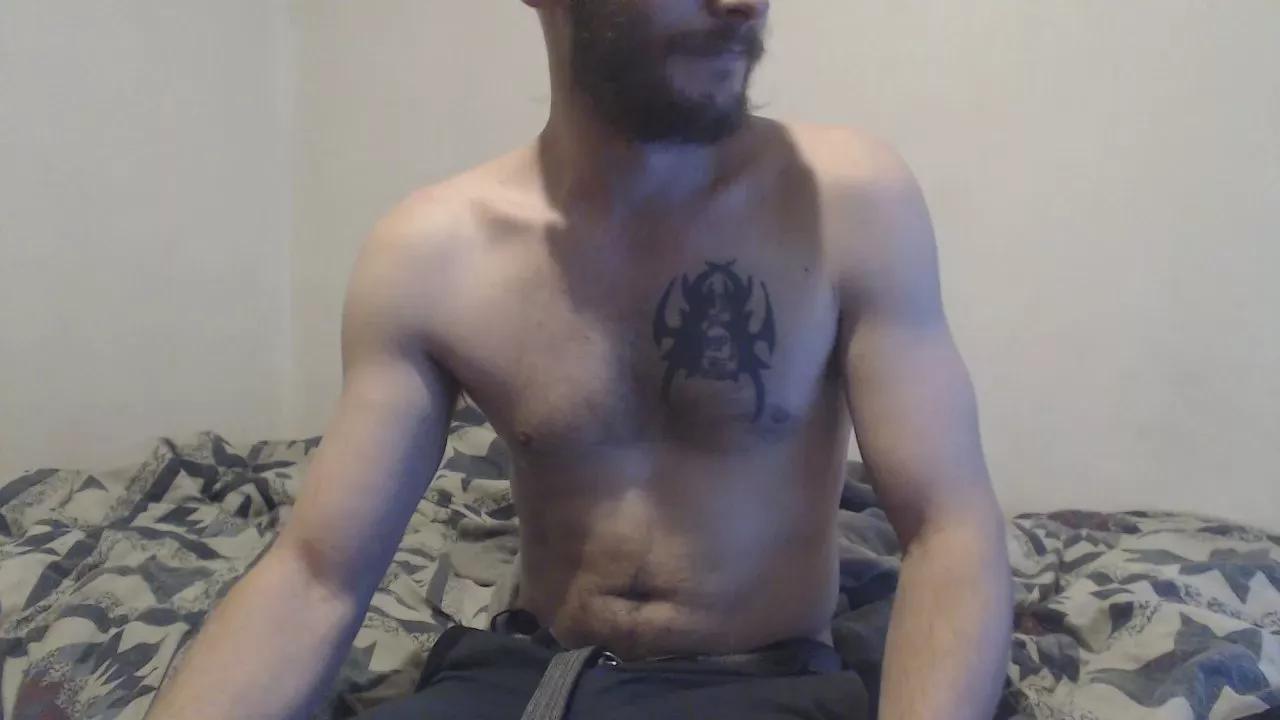 bigBUZZZZ69 on Cam4 
