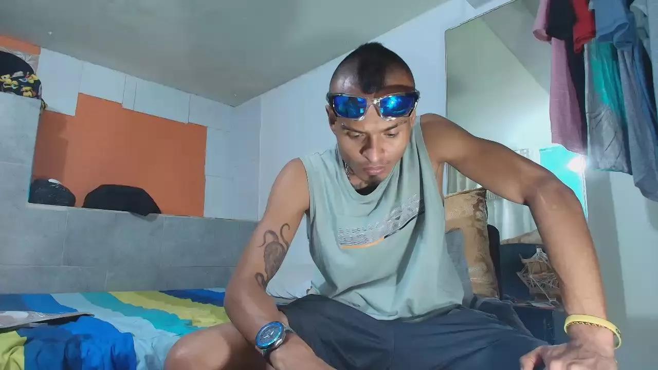 Bigcentauro23 on Cam4 