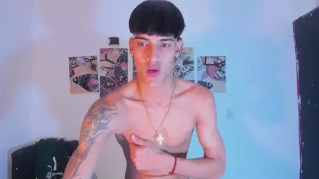 biglatinhard23 on Cam4 