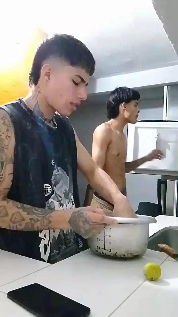 biglatinhard23 on Cam4 