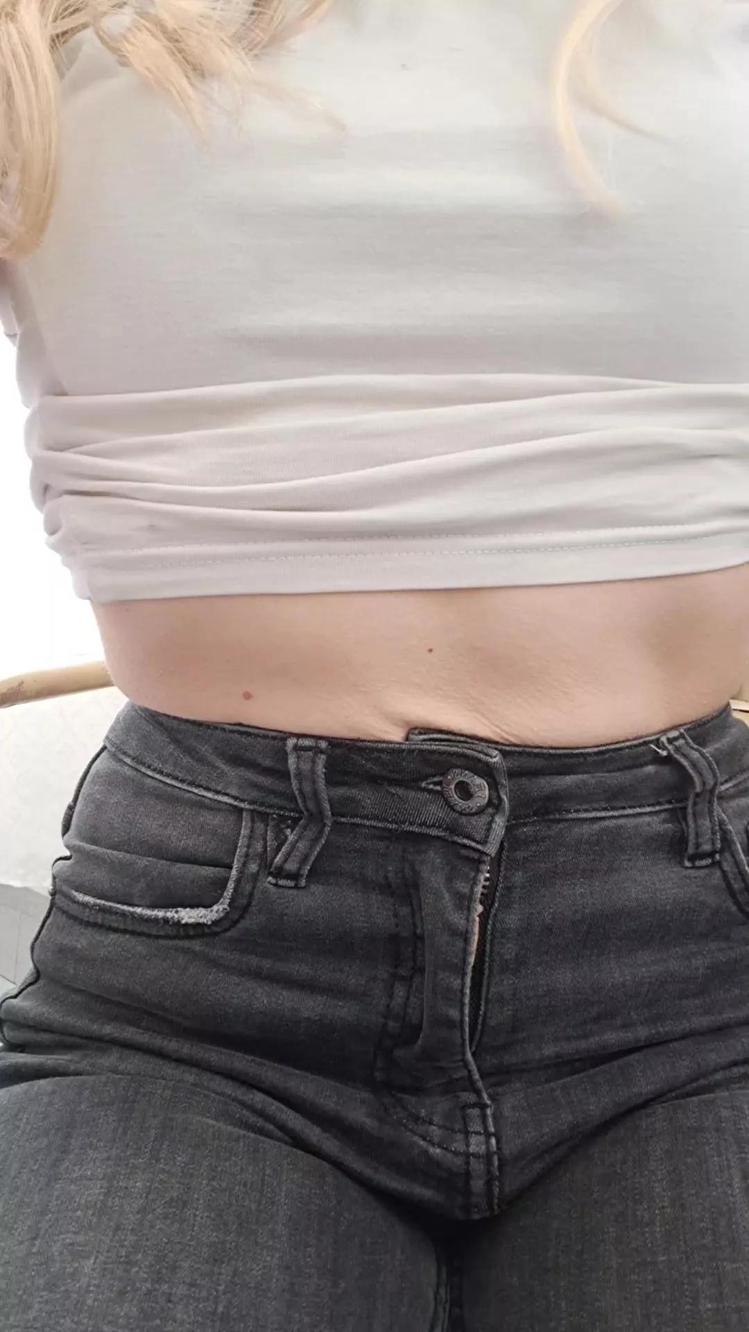 Bionda_69hot on Cam4 