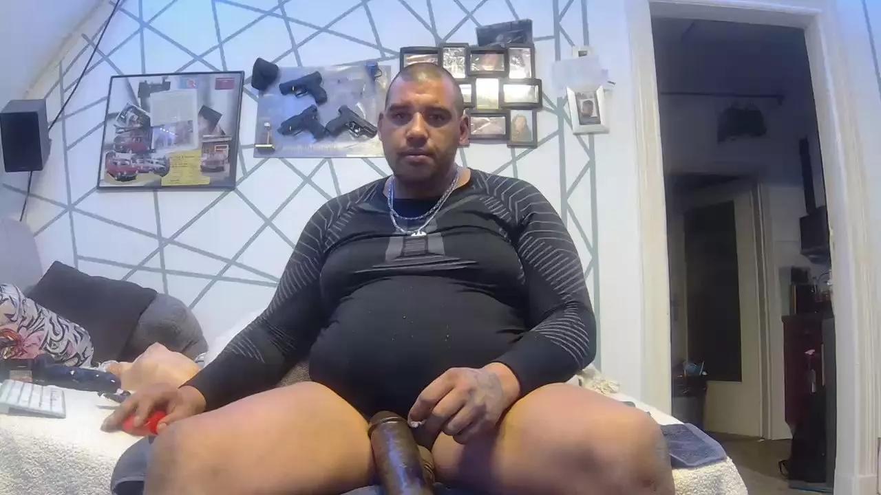 black_gapboy_35 on Cam4 