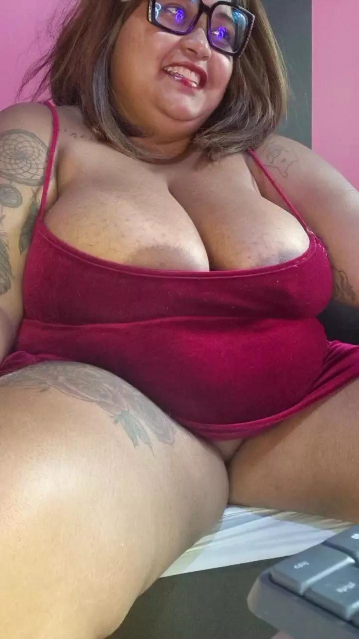 BlackQueen1992 on Cam4 