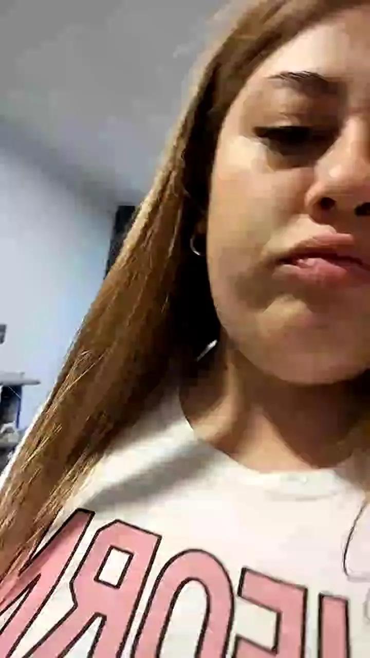 Offline Blanquita_Perl4 on Cam4