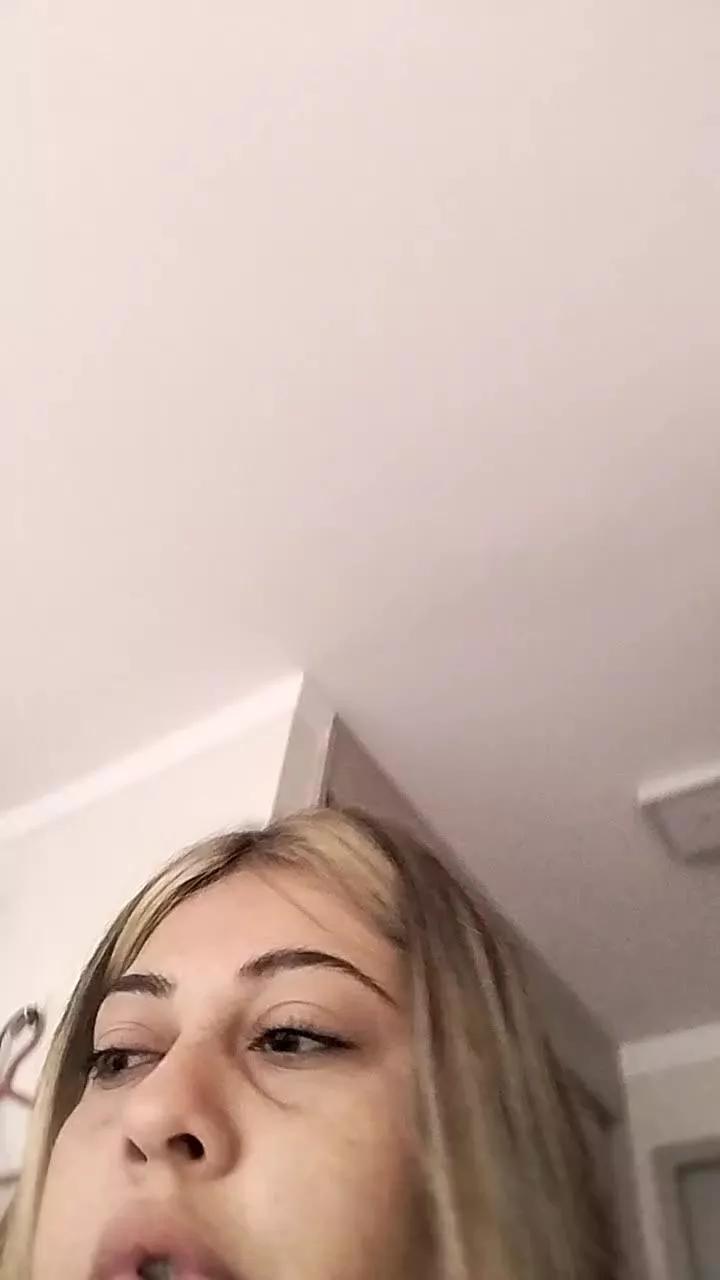 Offline Blanquita_Perl4 on Cam4