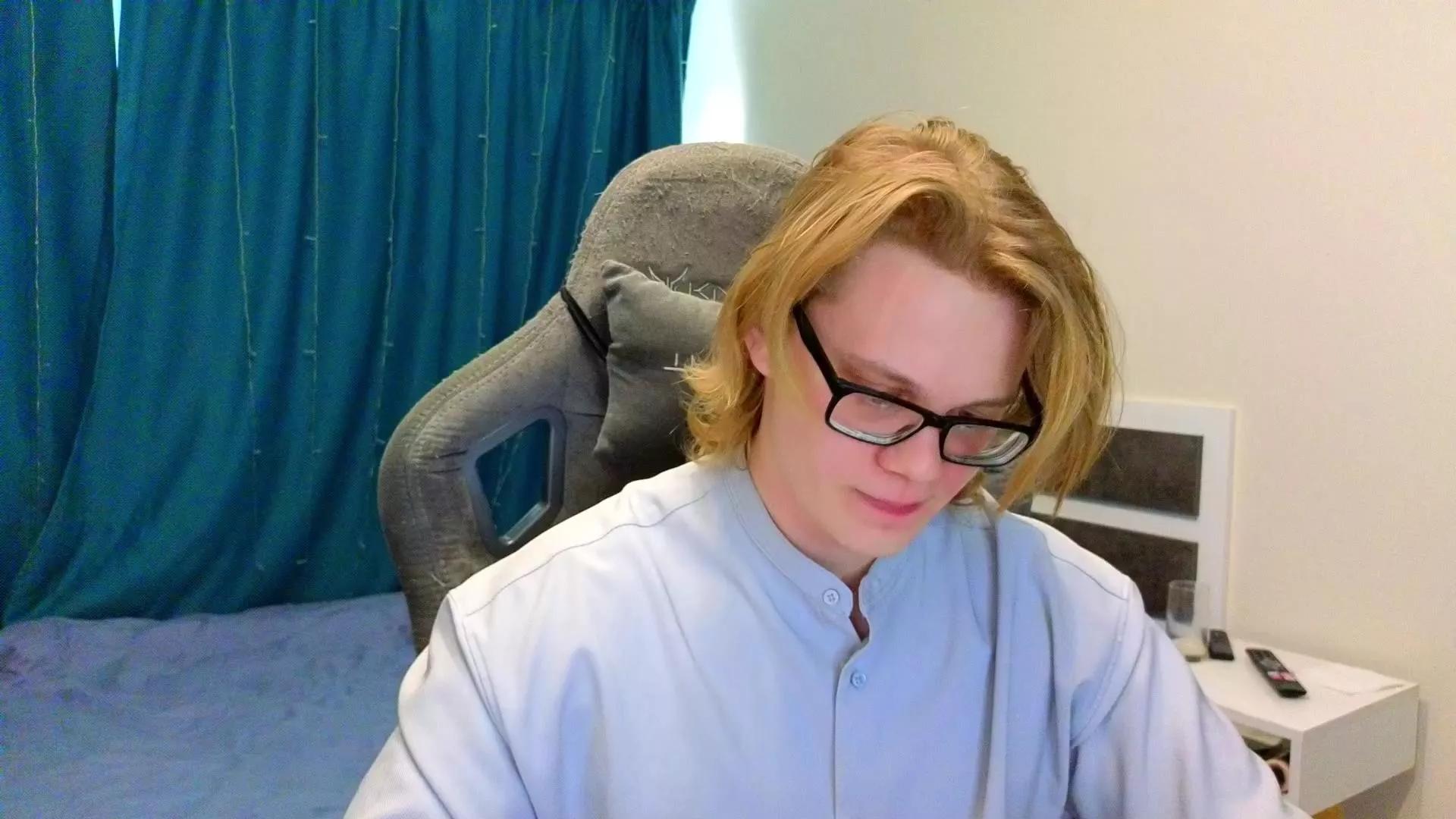 Blessed_couple on Cam4 