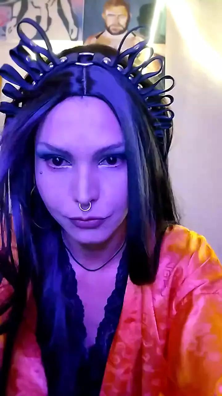 blurxi on Cam4 