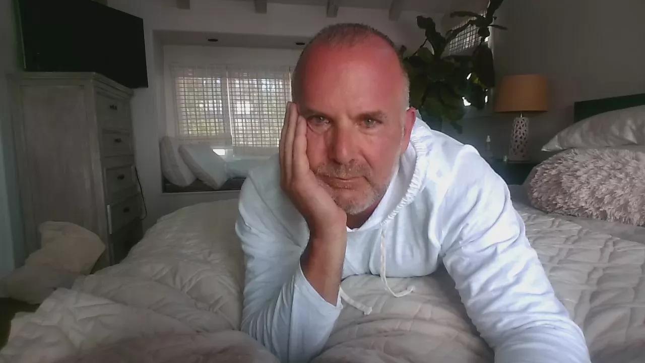 Offline boreddad2023 on Cam4