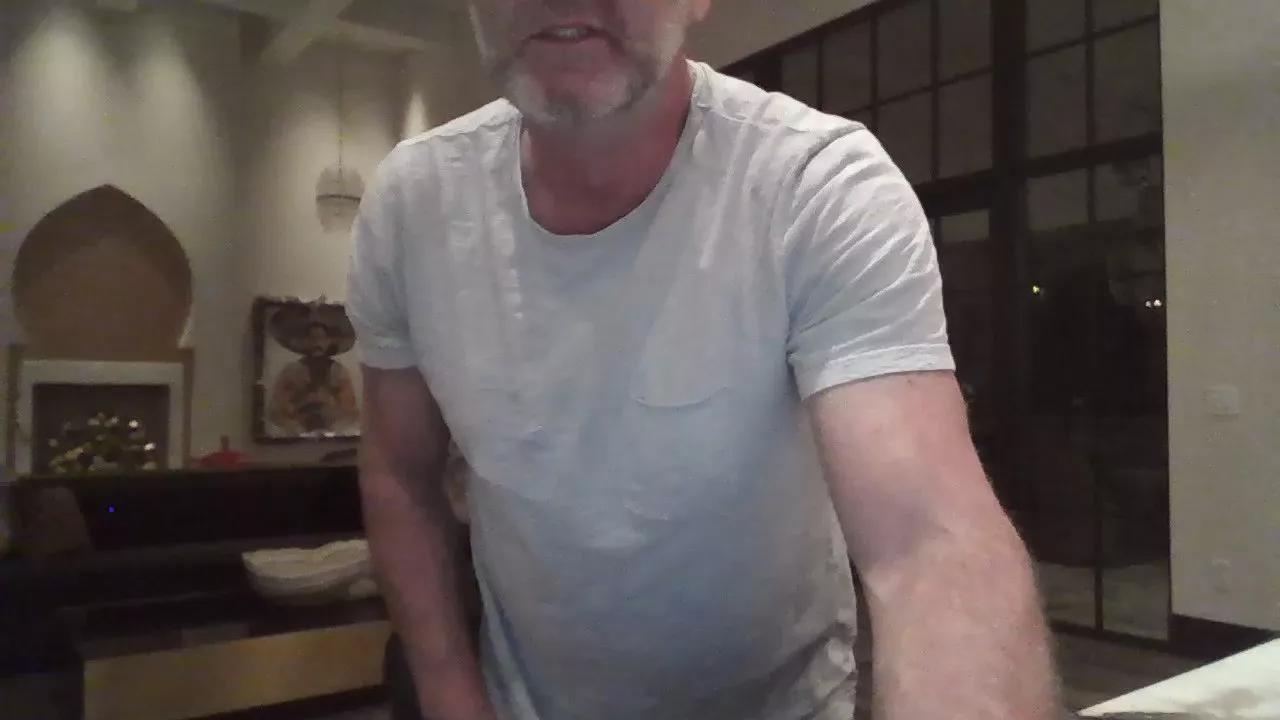 Offline boreddad2023 on Cam4