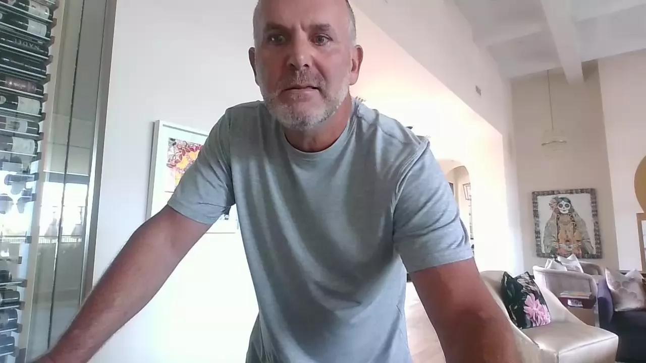 Offline boreddad2023 on Cam4