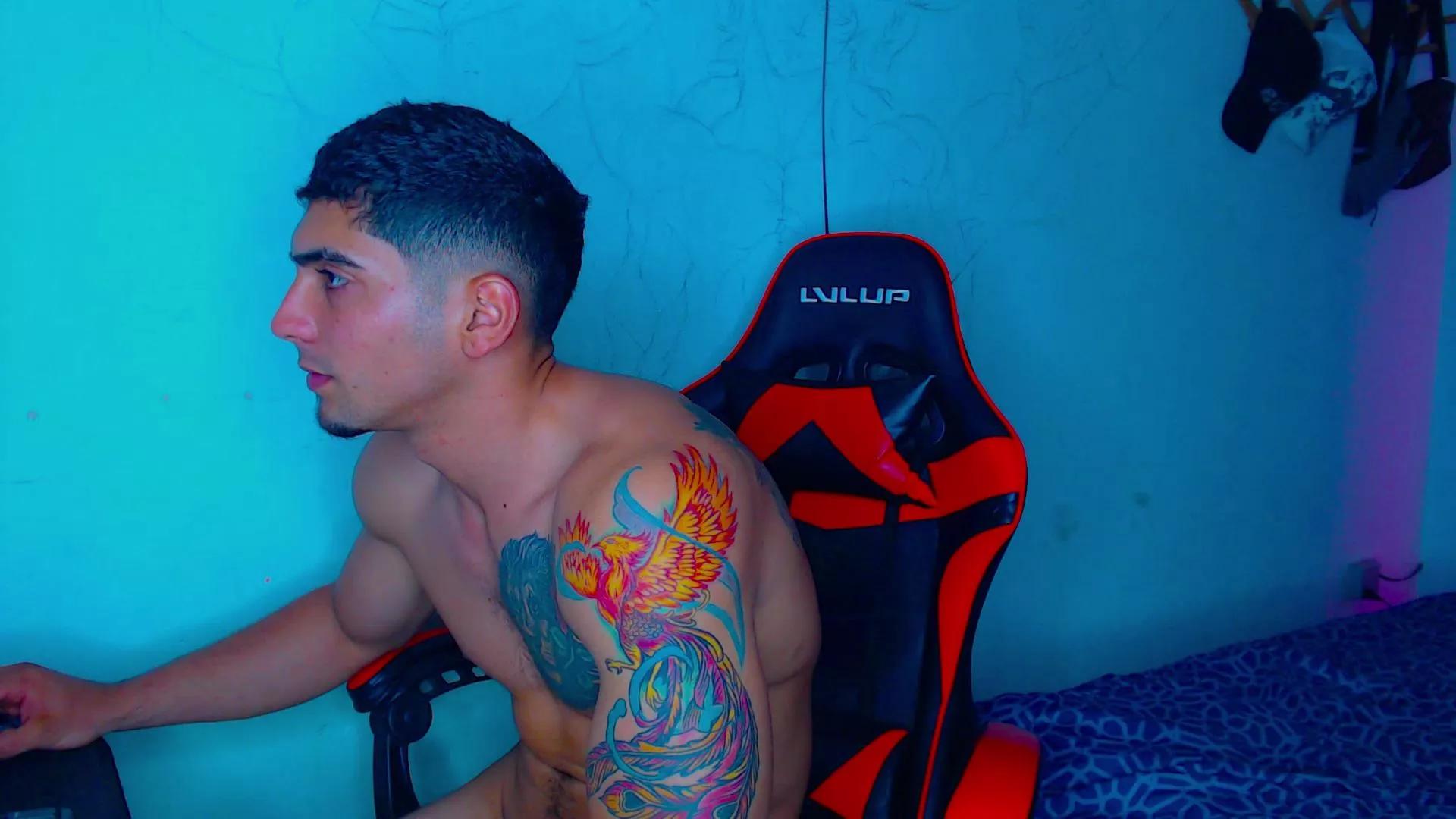 Boy_Perfec on Cam4 