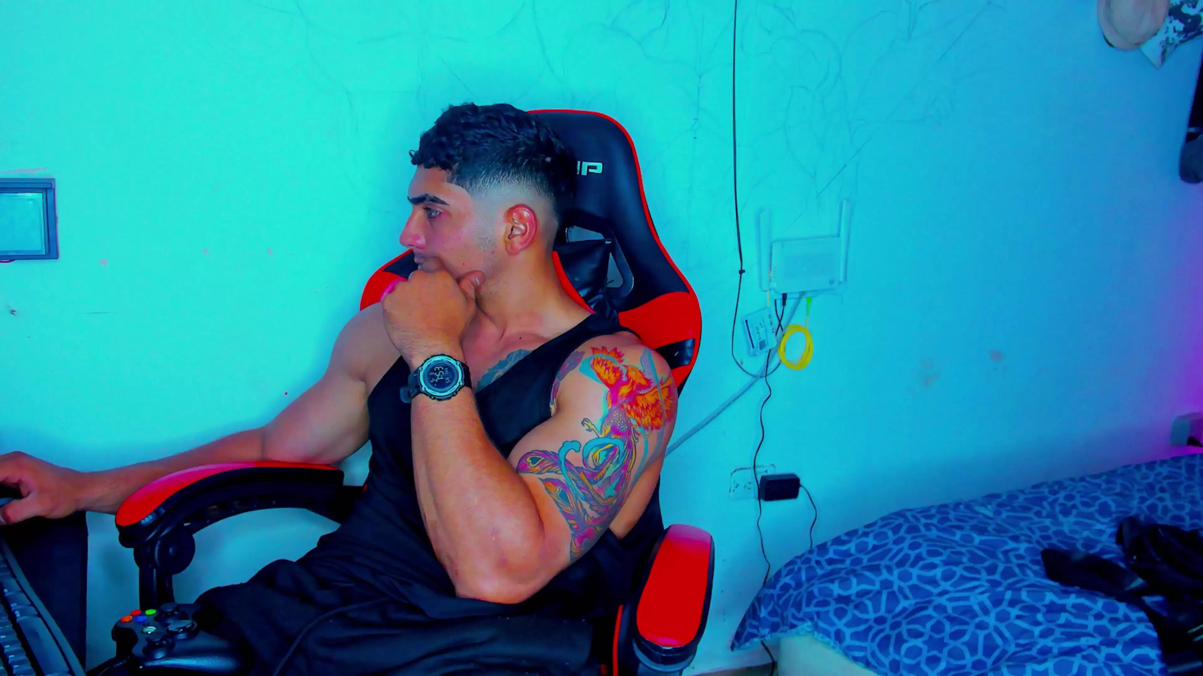 Boy_Perfec on Cam4 