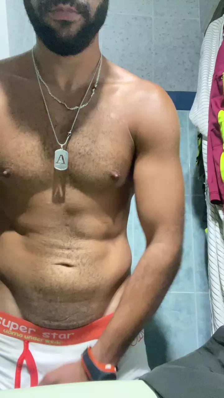br0wn19 on Cam4
