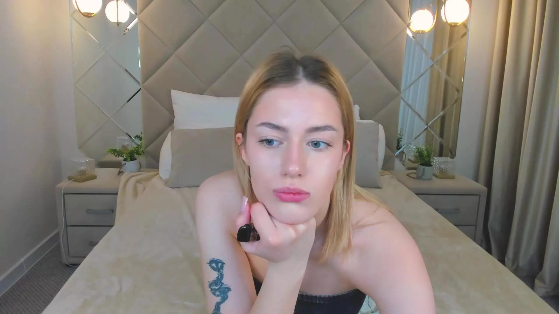 Brenda_Collinss on Cam4 