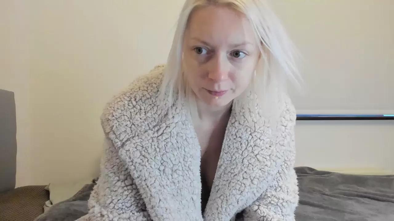 British_Kim on Cam4 