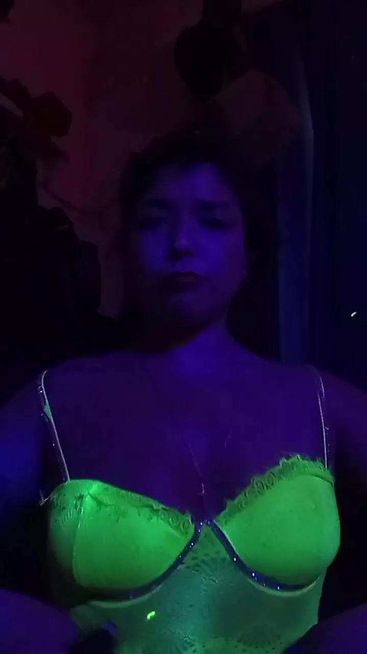 Bukisexy on Cam4 