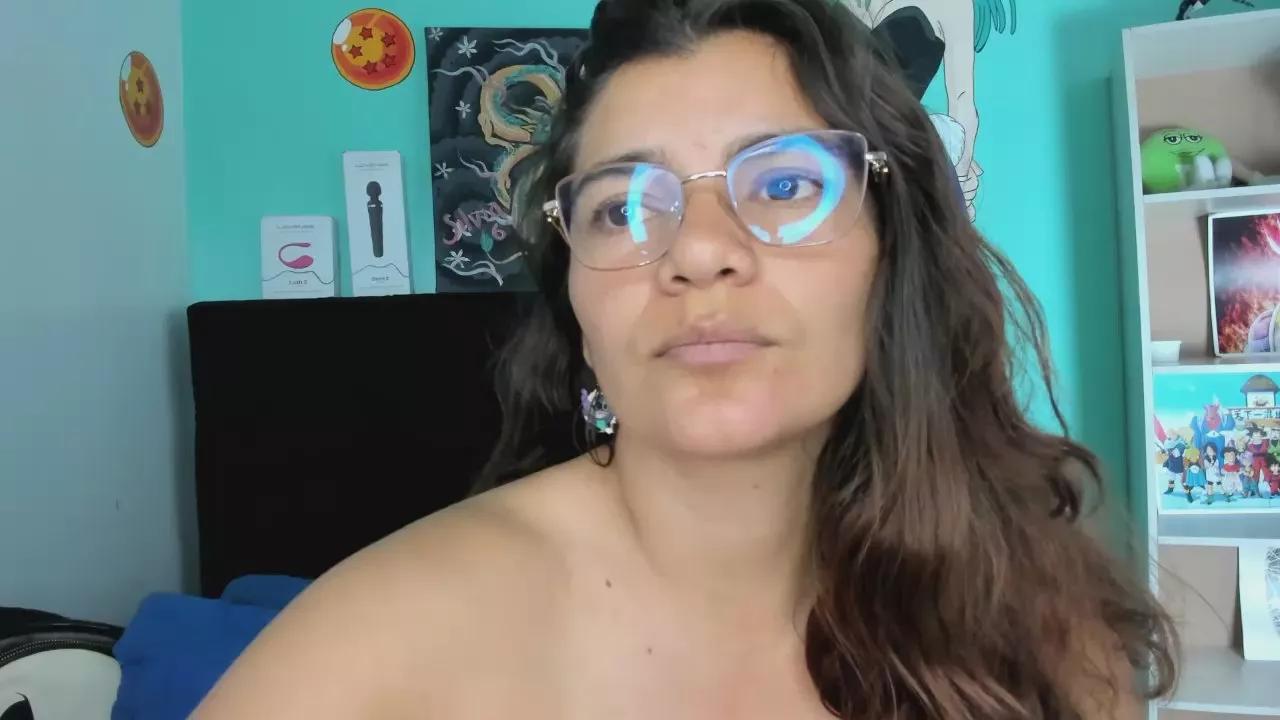 bulma_hot_ on Cam4 