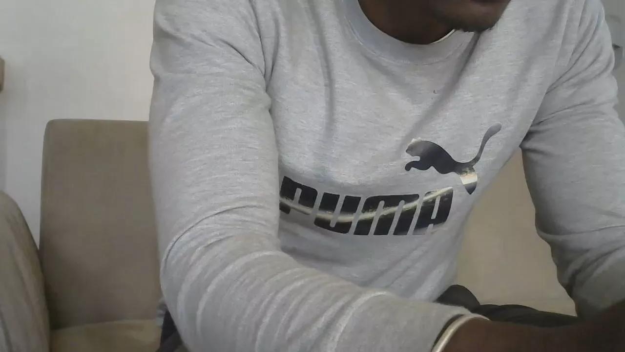 Offline Busty_boy01 on Cam4