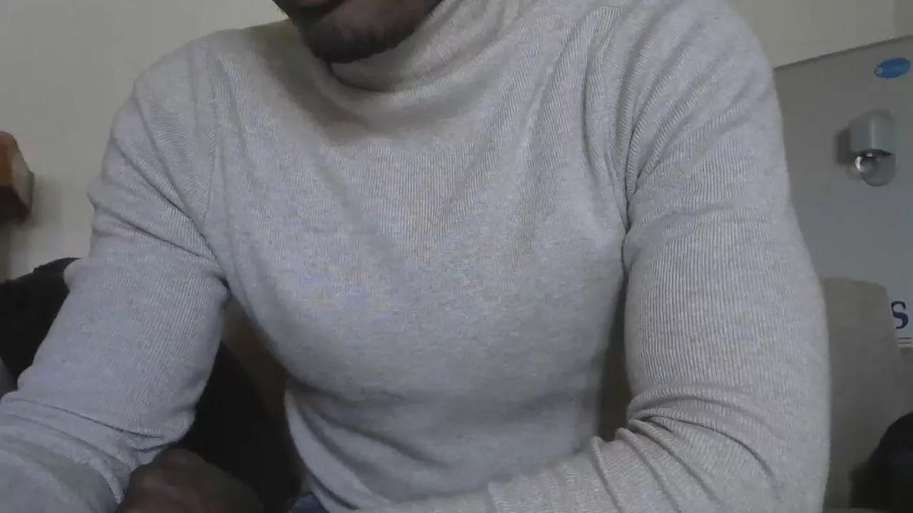 Offline Busty_boy01 on Cam4