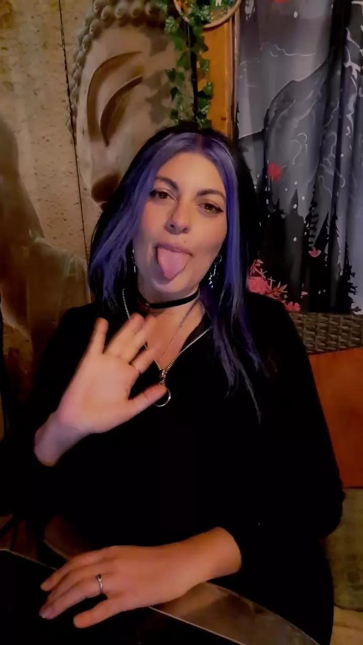 bvbyscorpio666 on Cam4 